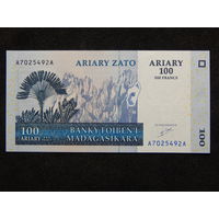 Мадагаскар 100 ариари 2004г.UNC