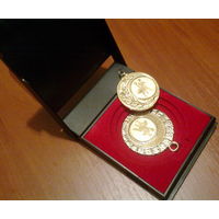 Две медали 1997 и 1998 Танцы, в футляре