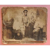 Фото кабинет-портрет "Солдат РИ с большой семьей", до 1917 г.