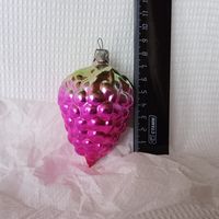 Ёлочная игрушка 6. Большая красивая ягода малины