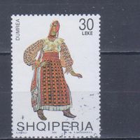 [334] Албания 2000. Культура.Одежда.Женский костюм. Гашеная марка.