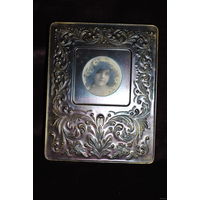 Жестяная рамка из бронзы либо под бронзу + с вклееной под низ её старинной французской открыткой.