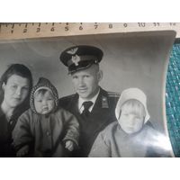Фотография летчика с семьёй. Псков 1951 год.