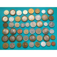50 монет мира без повторов, среди них очень много юбилейки РФ. (3).