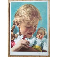 Девочка с куклой. 1950-е. Германия. Чистая.