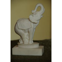 Статуэтка " Слон "   худ. пластик  (  Греция )  16,5 см    целая