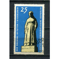 ГДР - 1965 - Мемориал - [Mi. 1141] - полная серия - 1 марка. Гашеная.  (Лот 23EB)-T7P3