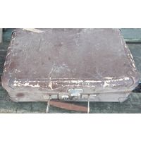 Старинный маленький чемодан , размер 42х27х13 см