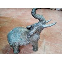 Авторская скульптура "Слон", кожа, смешанная техника, высота 36см, длина 33см, ширина 12см.