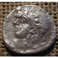 Боспор Тридрахма Серебро (294-284 год до н.э.) Голова безбородого Сатира в венке влево-ПАN. Голова быка влево (Правитель Спарток III, 303-283 гг) 25мм.